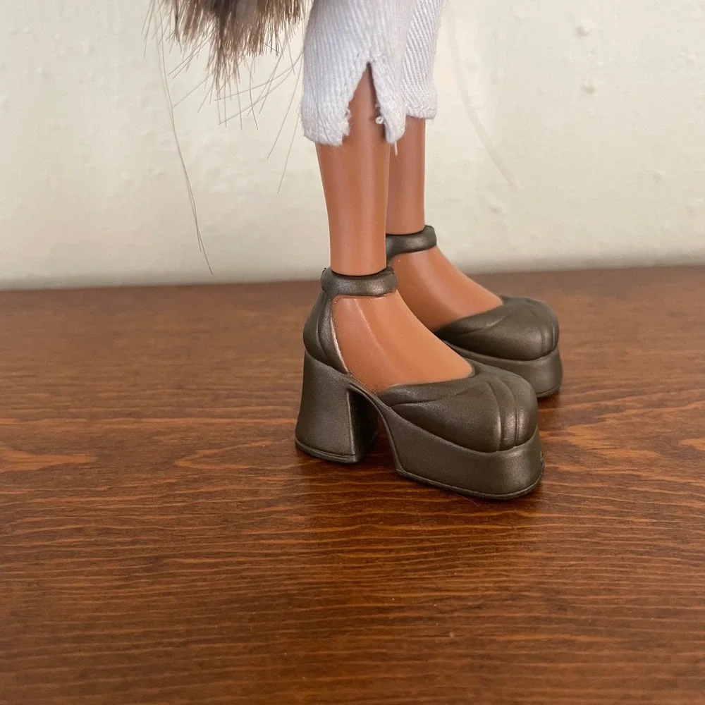 Vtg Bratz SASHA Doll 2001 MGA‎ Entertainment 1st Edition Platform Shoes Clothes